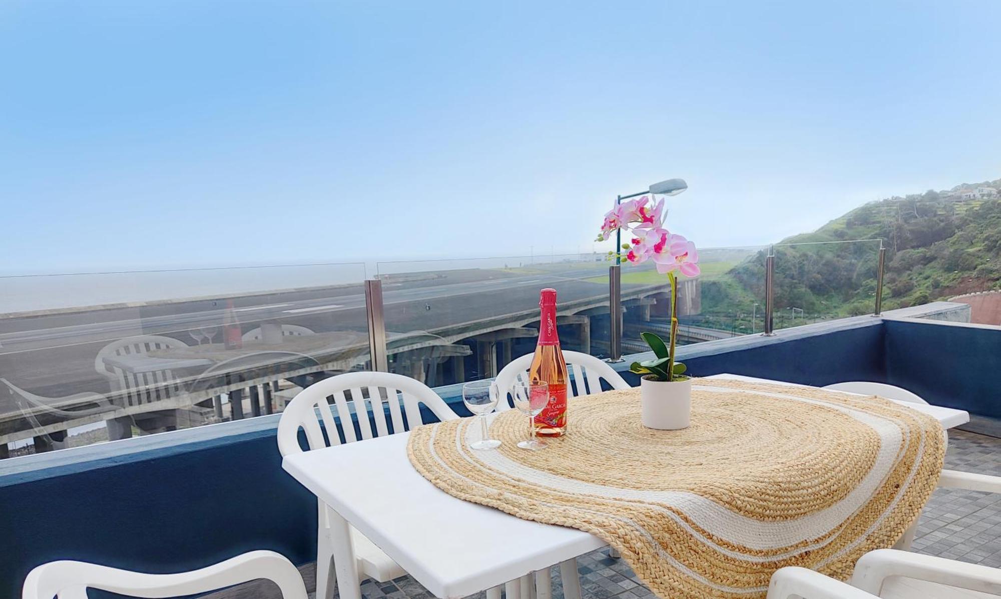 Villa Gateone Al Airport View House Machico  Exterior foto