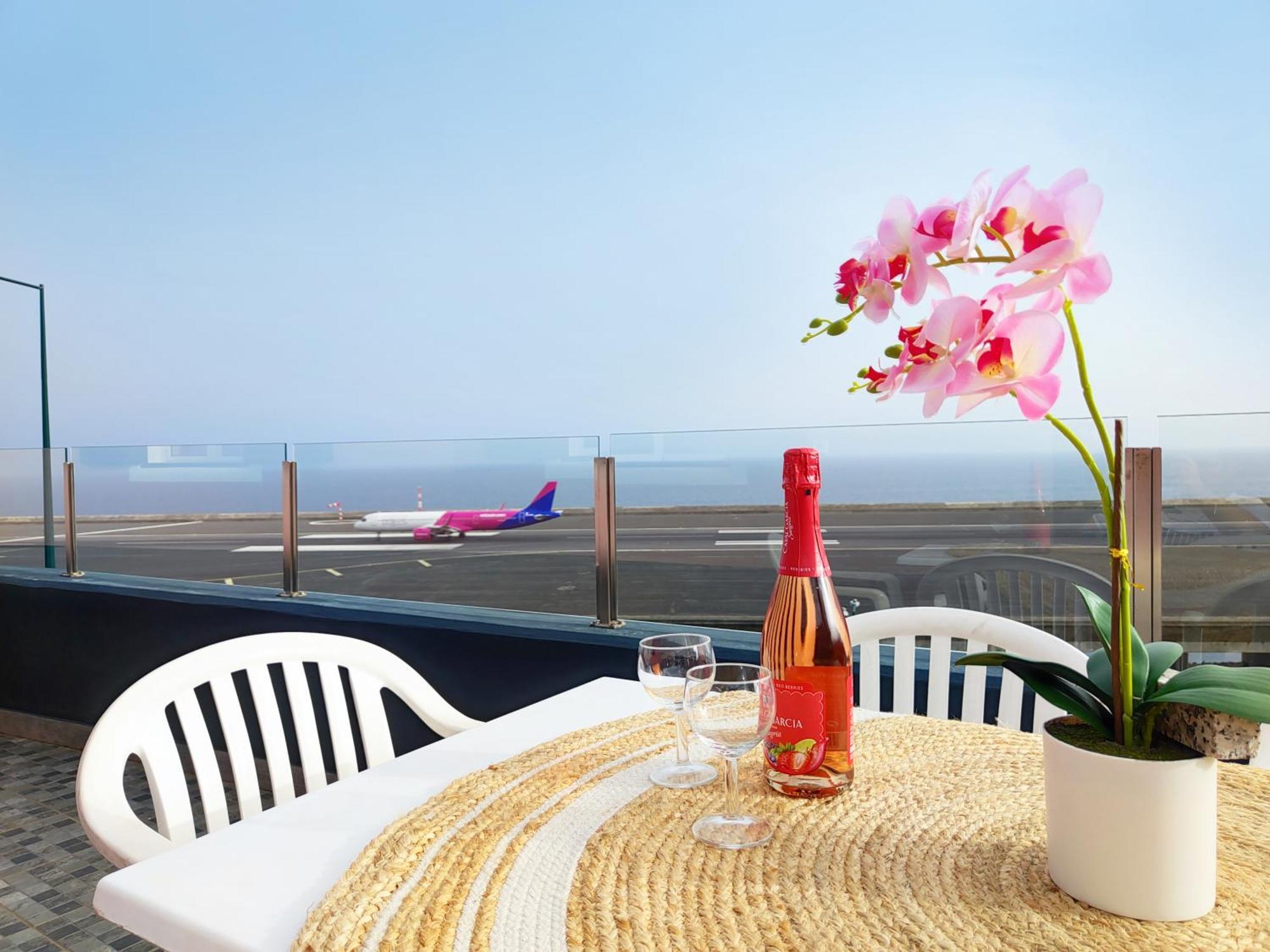 Villa Gateone Al Airport View House Machico  Exterior foto